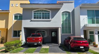 RINCONADA DEL PARQUE CASA AMUEBLADA EN RENTA